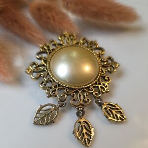 Whimsical Gold tone Latge Pearl Style  Brooch Victorian Style